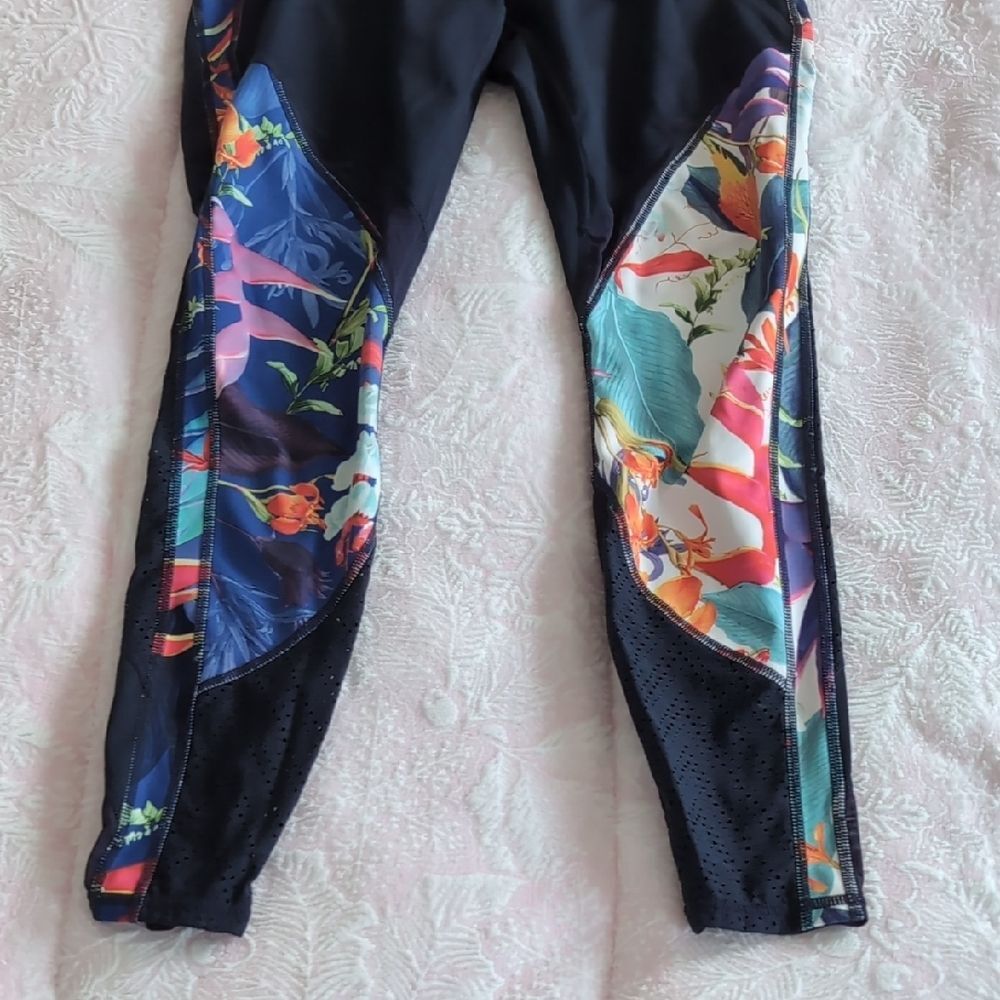 Athleta Tropical Pattern Womens Leggings - Picture 5 of 13